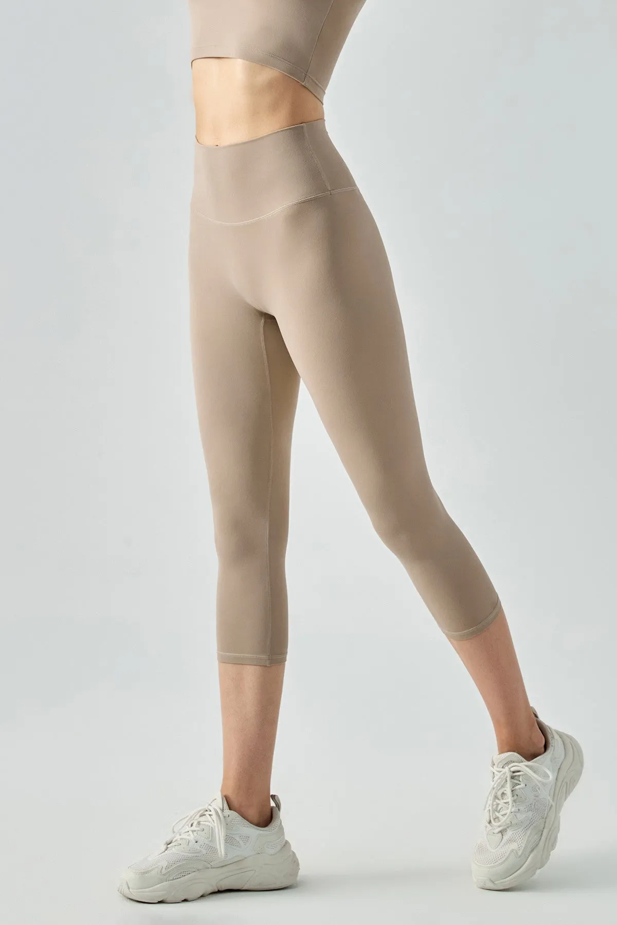 No Front Seam Capri Leggings