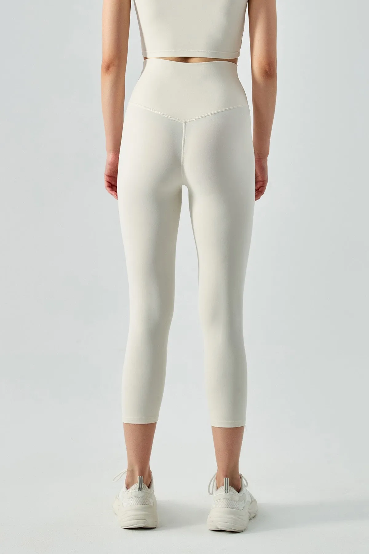 No Front Seam Capri Leggings